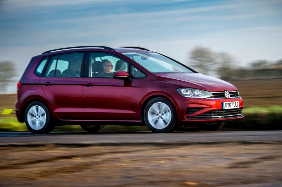  Volkswagen Golf SV SE 2018 года  (UK) (фото 11 из 28)
